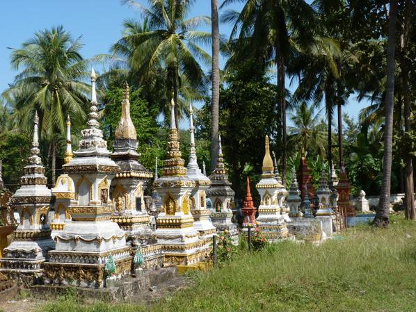 Grabmäler nahe Vientiane