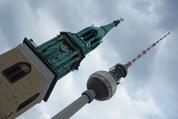 Alexanderplatz:Fernsehturm und Marienkirche