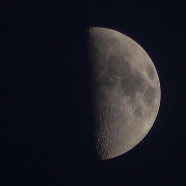 Mond 20110411 20Uhr16 600x600